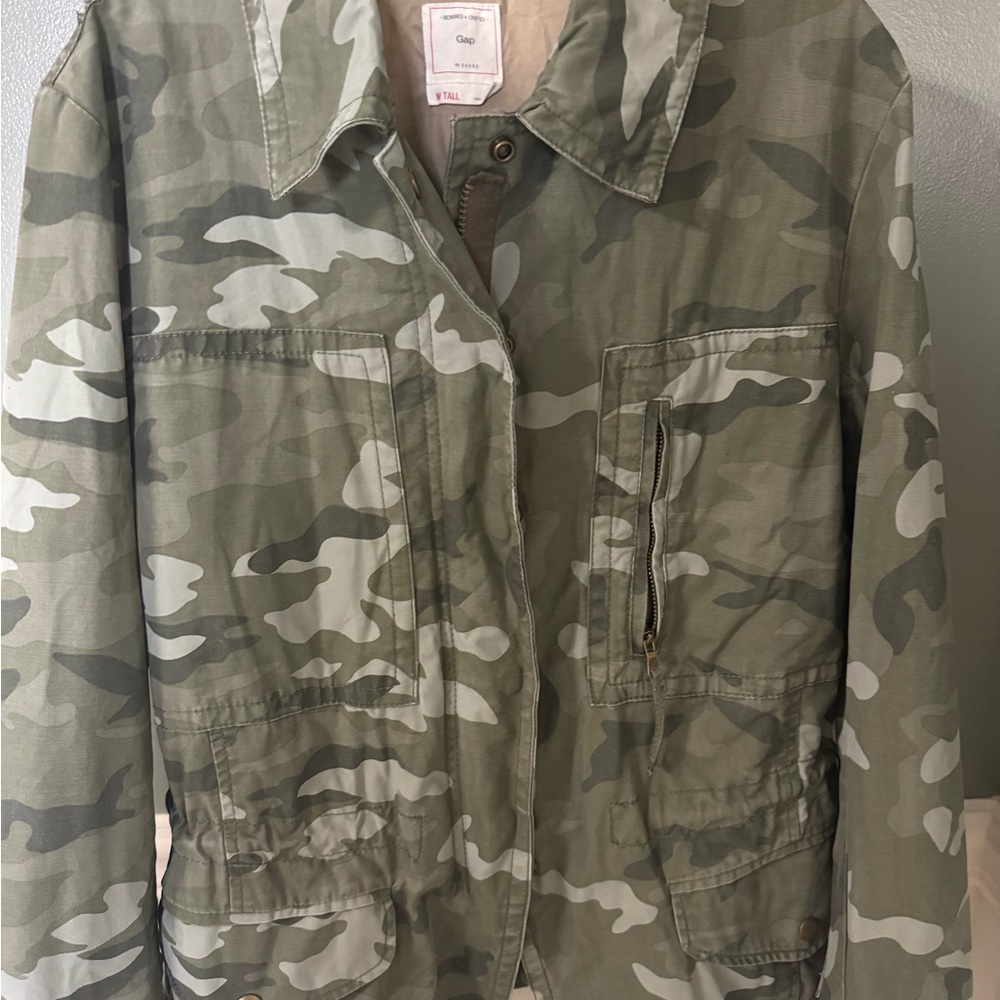 GAP Camouflage Outerwear Jacket Medium Tall - Picture 2 of 7